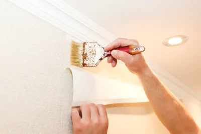 Pose de papier peint à Cordelle — revêtements muraux et toiles de verre
